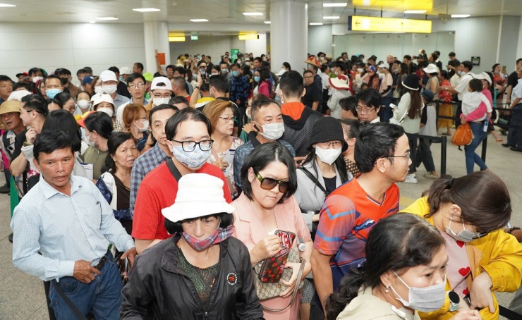 Những điểm tham quan, du lịch nổi tiếng quanh tuyến metro số 1 du khách cần biết - 2