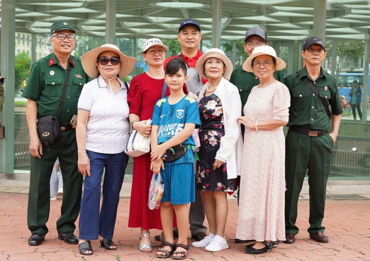 Những điểm tham quan, du lịch nổi tiếng quanh tuyến metro số 1 du khách cần biết - 10