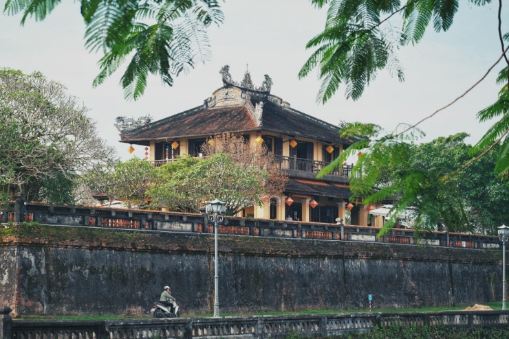 Dạo quanh Kinh thành Huế.