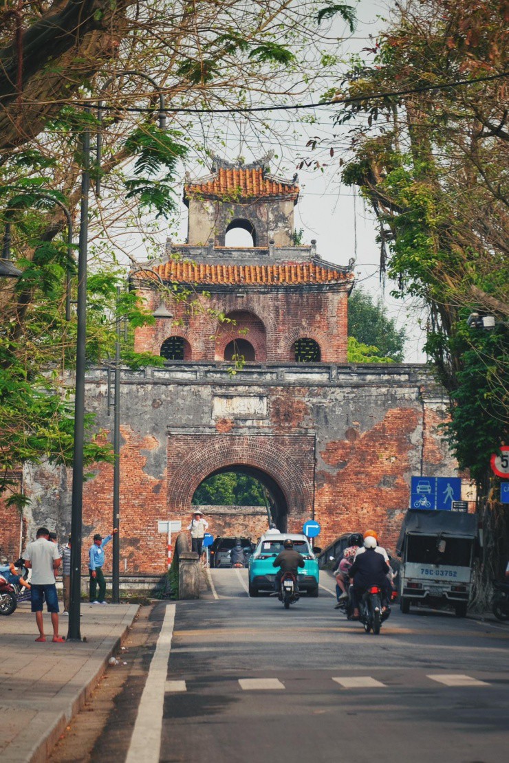 Sở hữu nhiều di tích nổi tiếng, Huế trở thành sự lựa chọn hấp dẫn của những du khách yêu thích nét đẹp văn hóa truyền thông, yêu thích nhiếp ảnh...