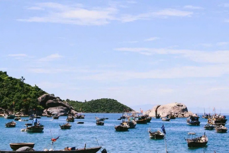 Cù Lao Chàm sở hữu nhiều bãi biển đẹp như Bãi Chồng, Bãi Ông, Bãi Xếp hay Bãi Hương,.. Ảnh dulichviet 